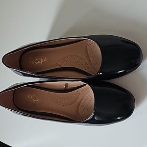 Dexflex Comfort Square Heel,Patent Leather, Black Size 8.5W, 2" Heel